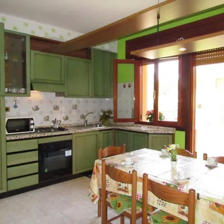Furnished Near The * Бібіоне